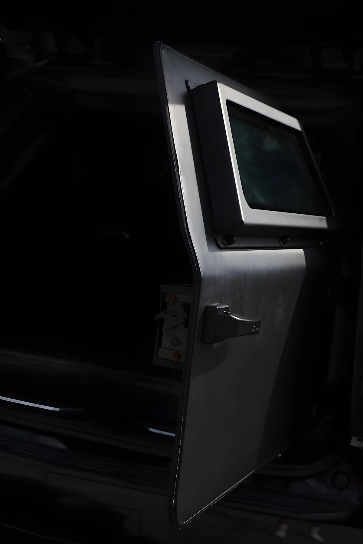 Armored Cadillac Escalade thumbnail 3