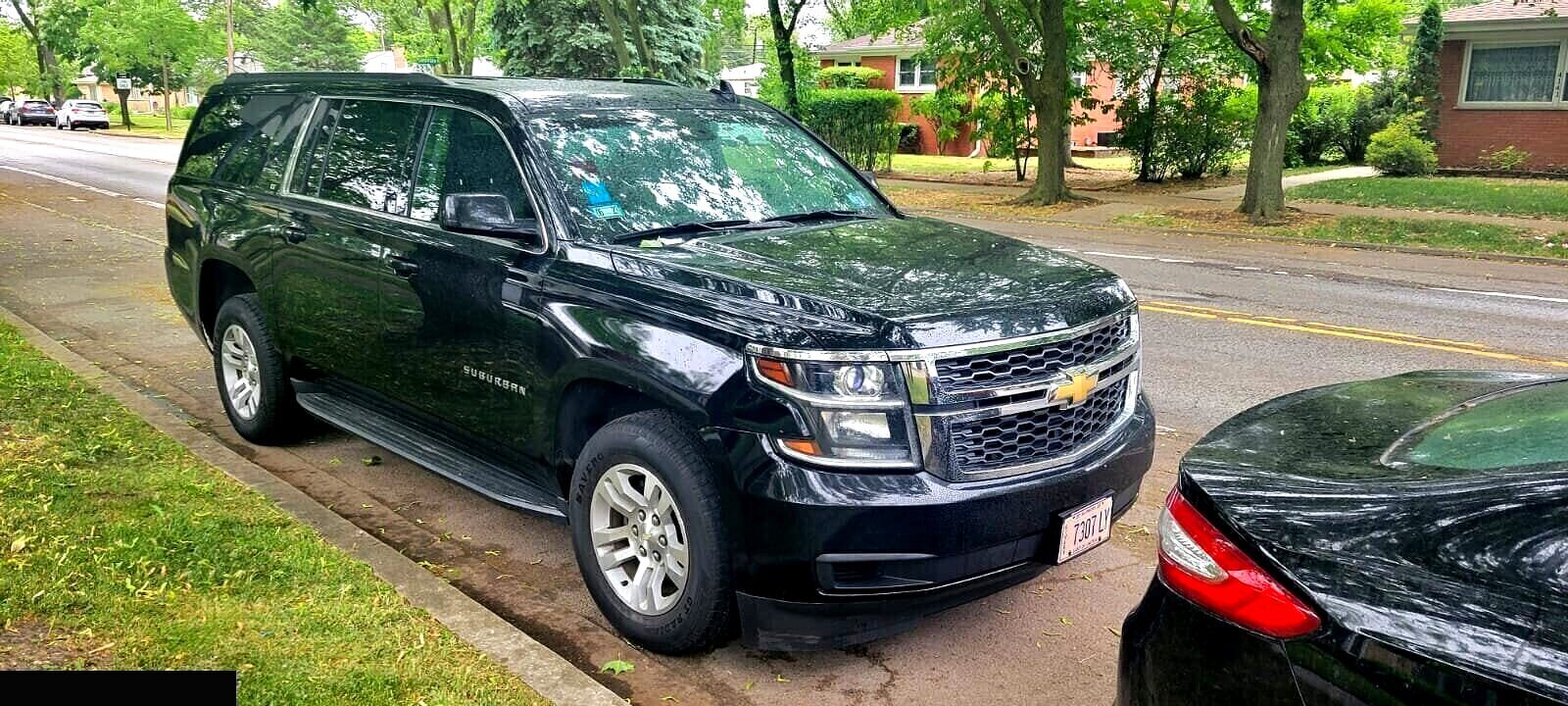 Chevrolet Suburban - Royal Carriage Limousine Chicago