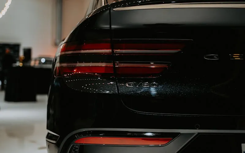 Limo Service Near Me in Chicago: Why Hiring Local Beats National Apps