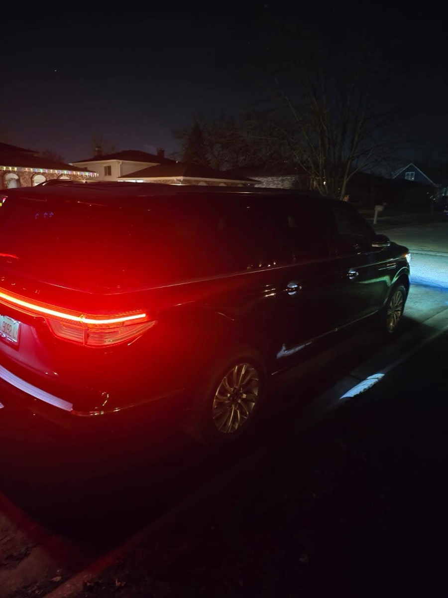 Lincoln Navigator for Wheeling corporate car service