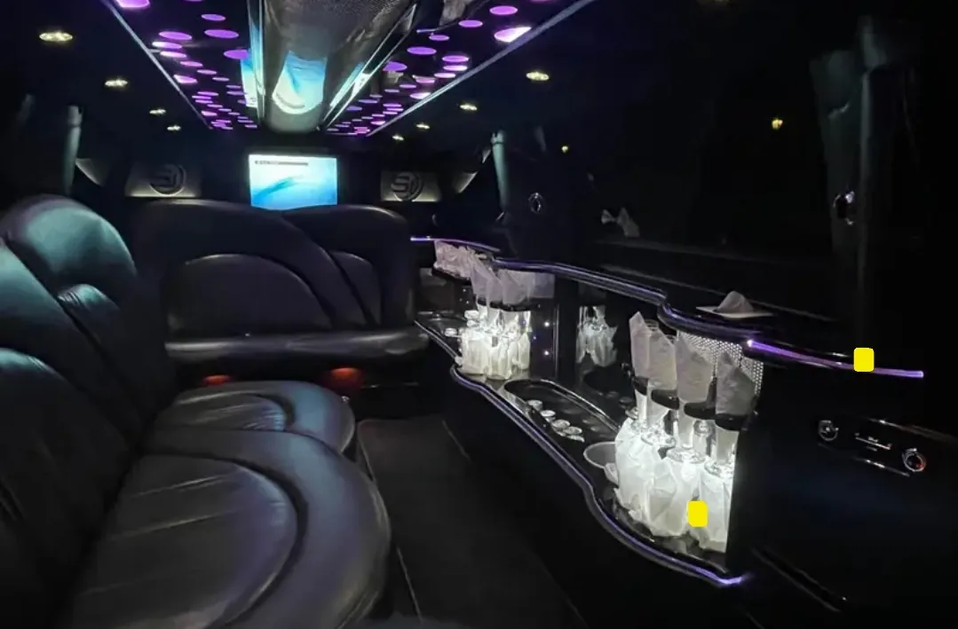 Lincoln Stretch Limousine — Royal Carriage Chicago limo fleet comparison