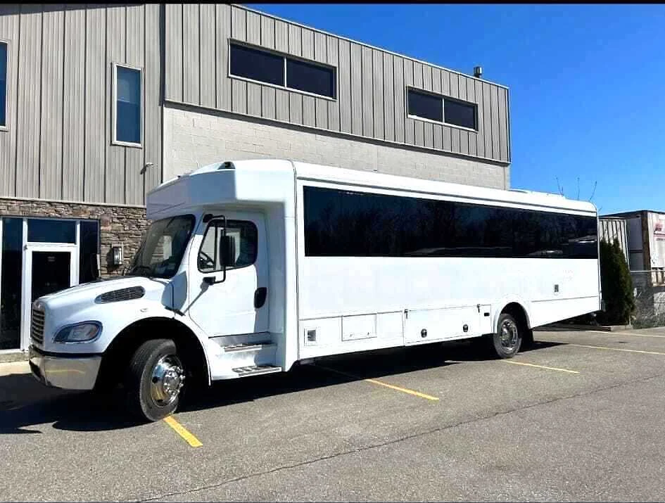 30-Passenger Party Bus, Royal Carriage Chicago limo fleet comparison