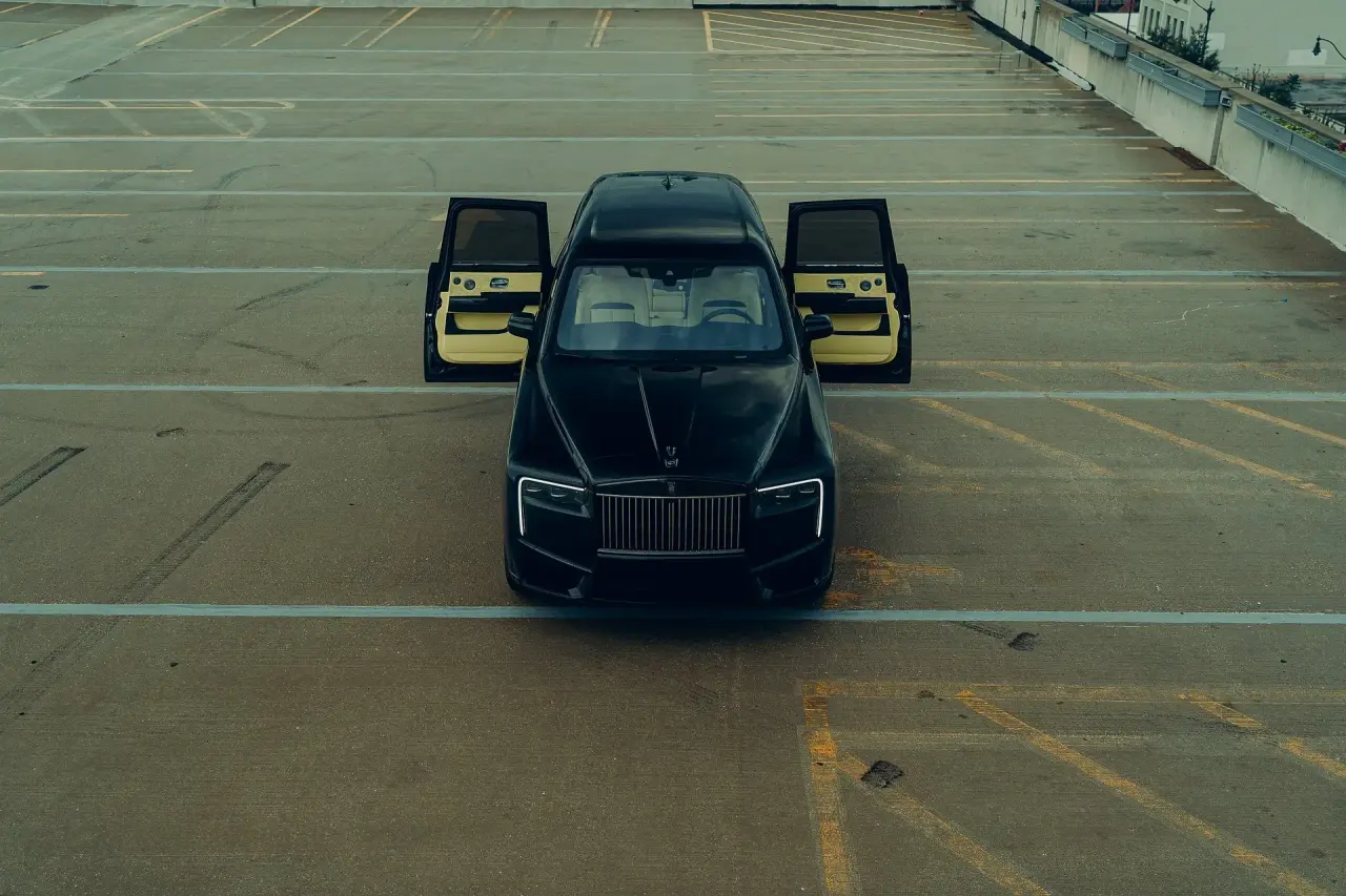 Rolls-Royce Phantom — Royal Carriage Chicago limo fleet comparison