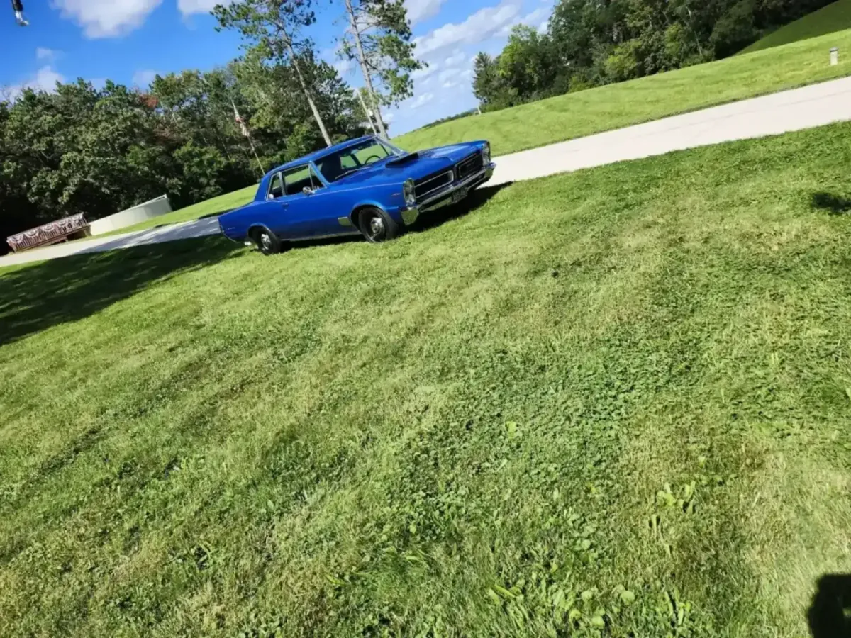 Chicago corporate car service — Mercedes Sprinter executive transport