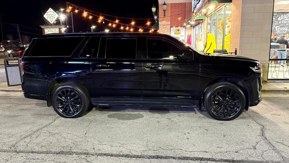 Long-distance limo service Chicago to Ann Arbor